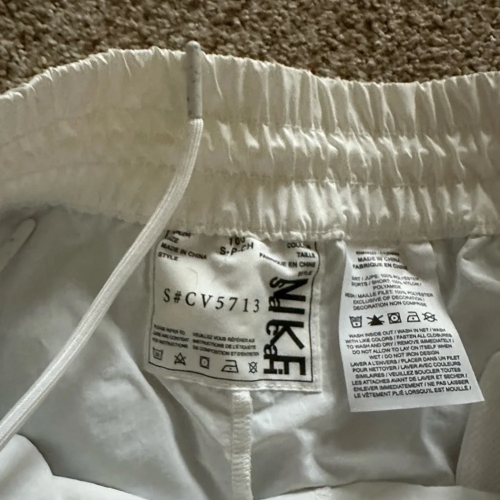 Elegant Gray Pleated Skirt - Picture 2 of 3